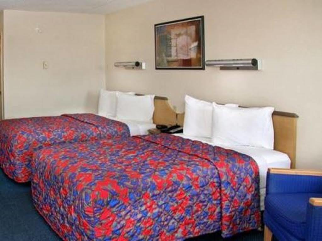 Red Roof Inn Mt Laurel Mount Laurel Zewnętrze zdjęcie